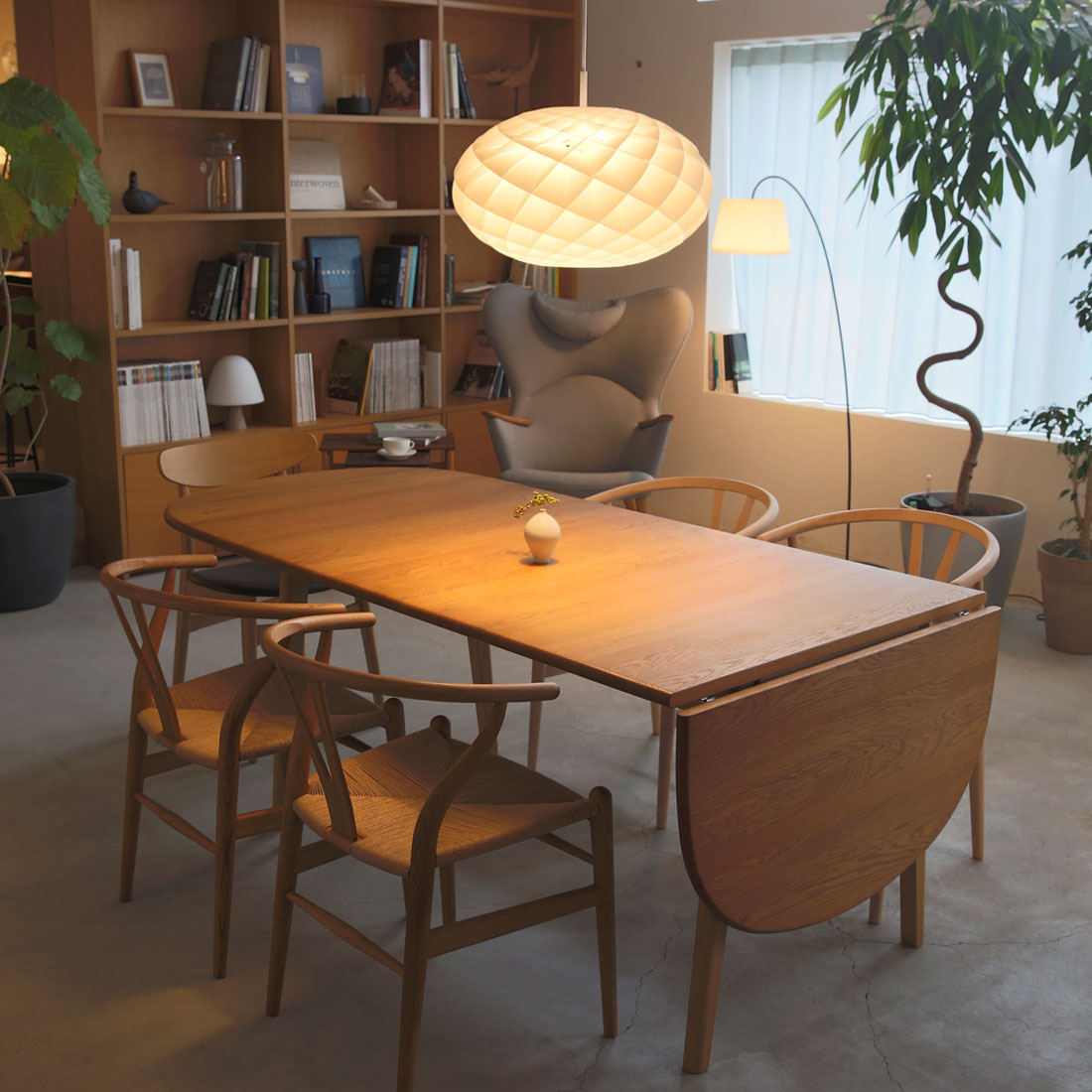 世界中で愛される
CARL HANSEN & SONのベストセラーCH24「Yチェア」