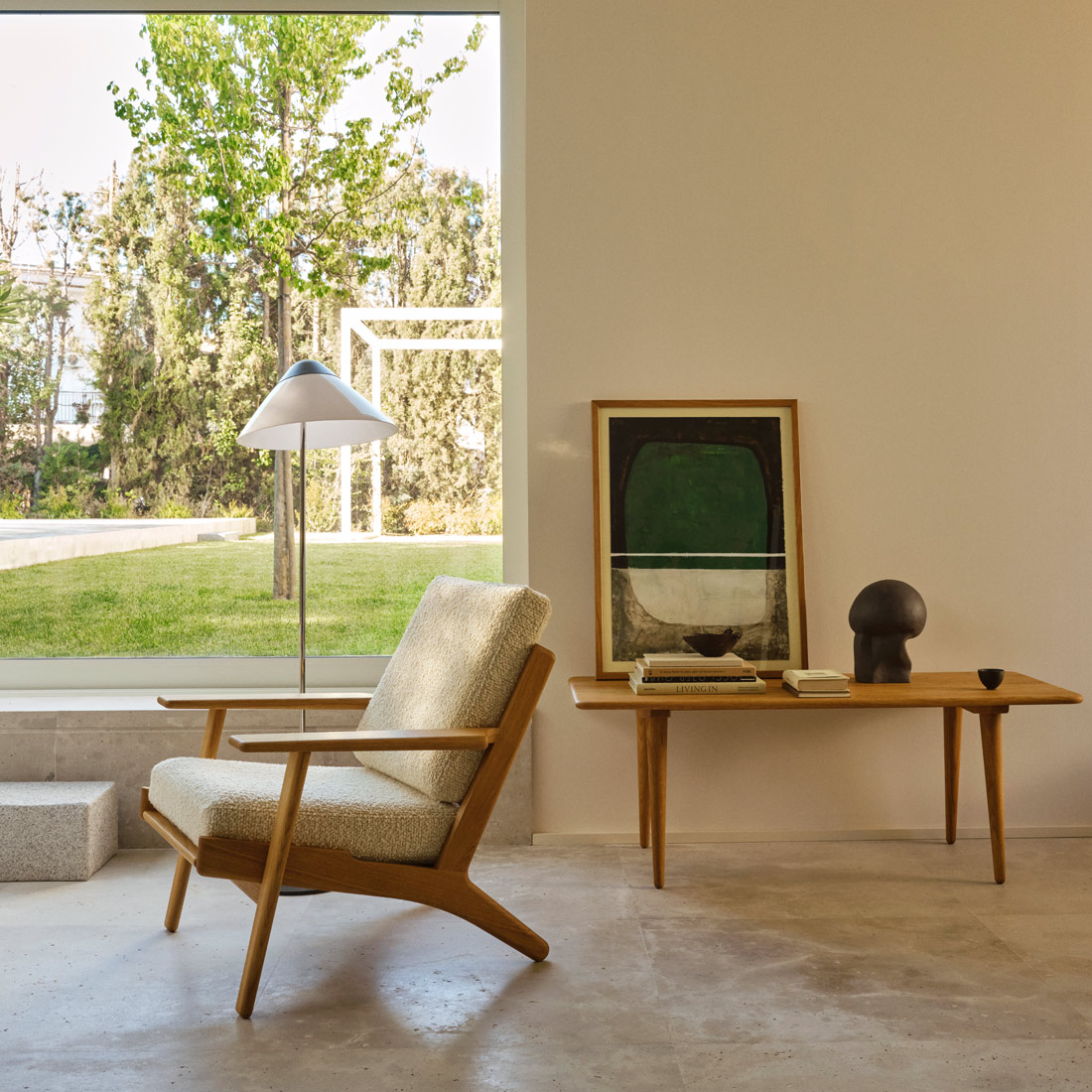 時を超えて愛される北欧デザインと安らぎの座り心地CH290ラウンジチェア