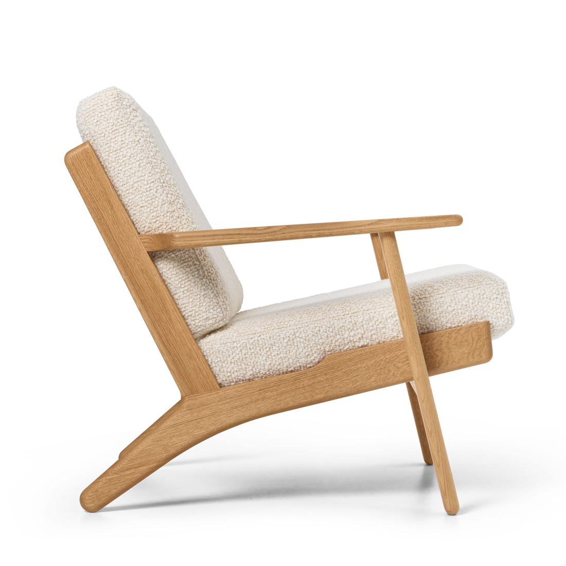 時を超えて愛される北欧デザインと安らぎの座り心地CH290ラウンジチェア
