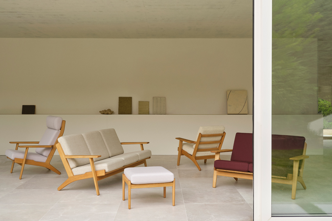 時を超えて愛される北欧デザインと安らぎの座り心地CH290Fスツール