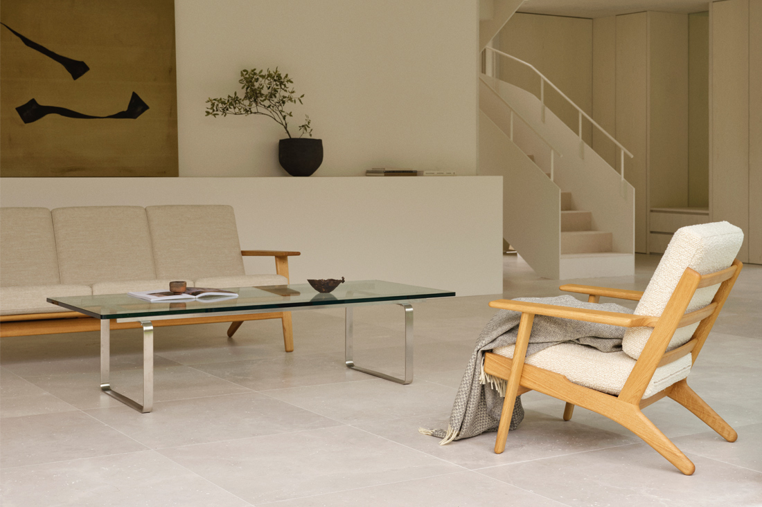 時を超えて愛される北欧デザインと安らぎの座り心地CH290Fスツール