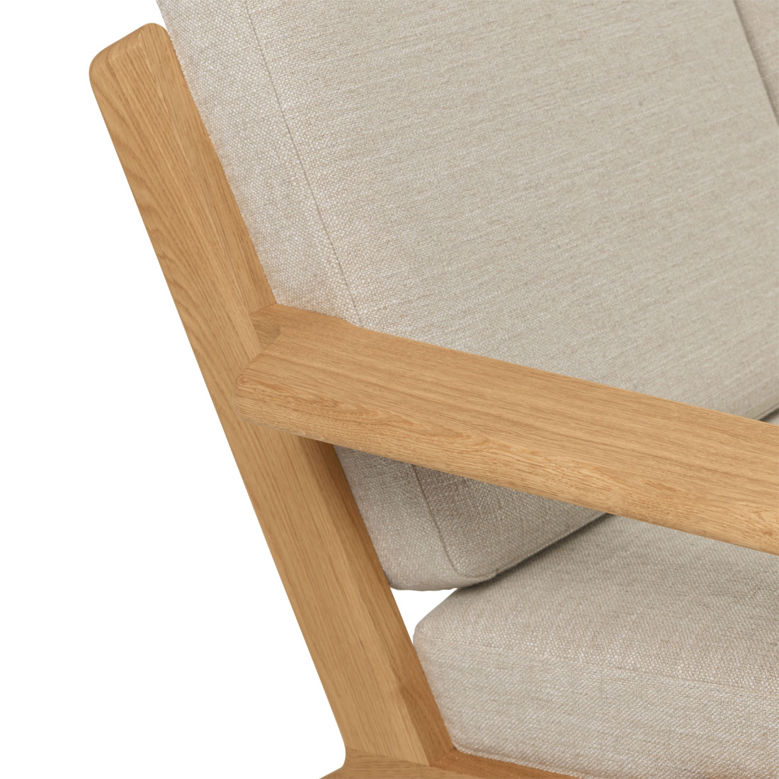 時を超えて愛される北欧デザインと安らぎの座り心地CH292ソファ