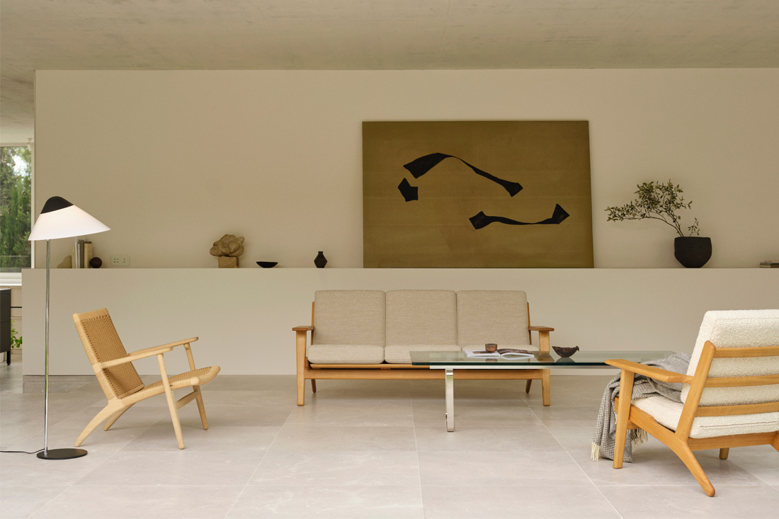 時を超えて愛される北欧デザインと安らぎの座り心地CH292ソファ