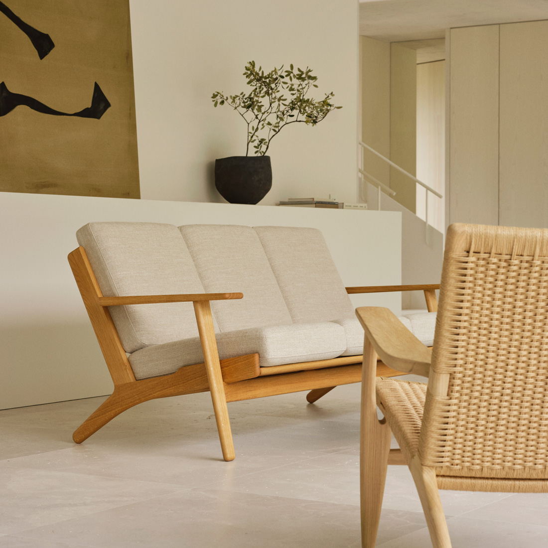 時を超えて愛される北欧デザインと安らぎの座り心地CH293ソファ