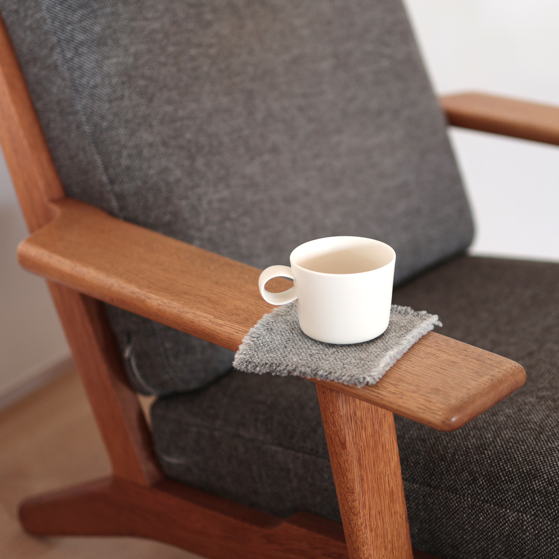 時を超えて愛される北欧デザインと安らぎの座り心地CH293ソファ