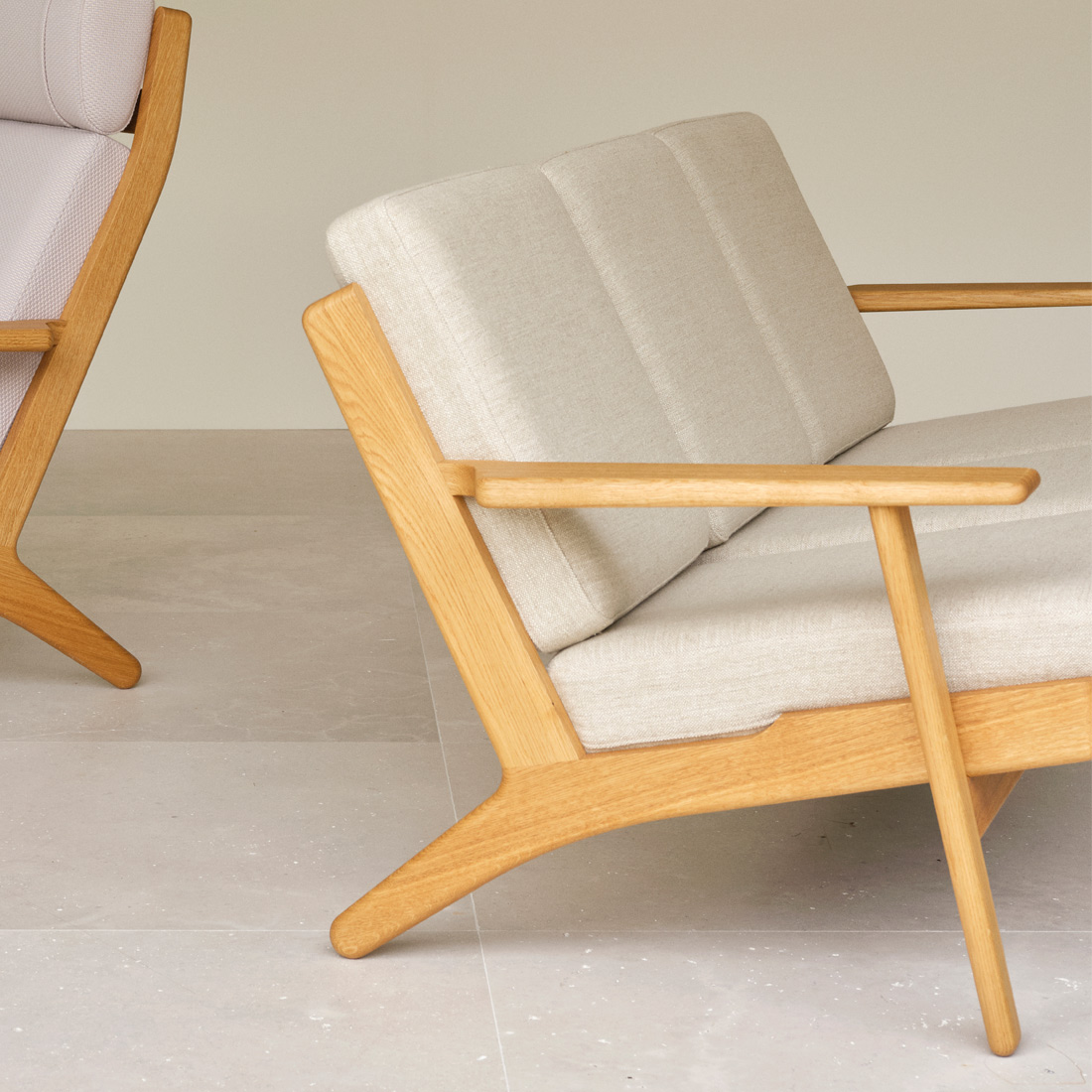 時を超えて愛される北欧デザインと安らぎの座り心地CH293ソファ