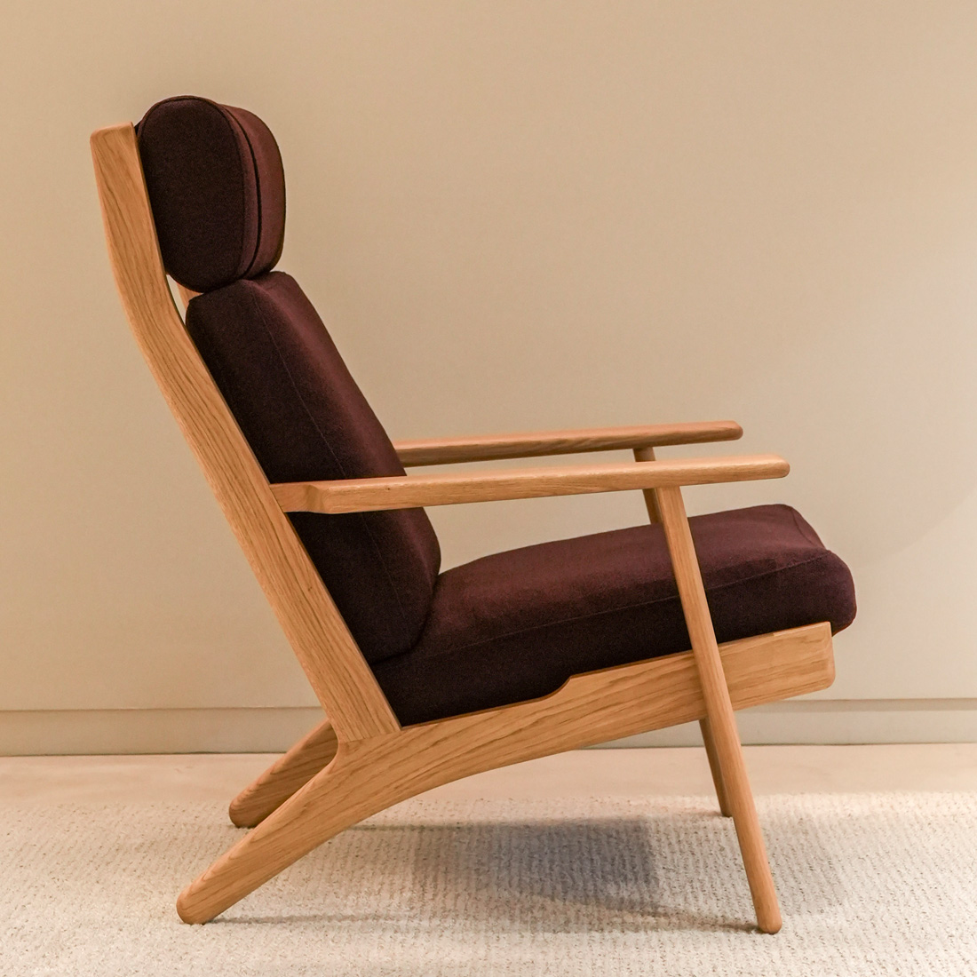 時を超えて愛される北欧デザインと、安らぎの座り心地CH291ラウンジチェア