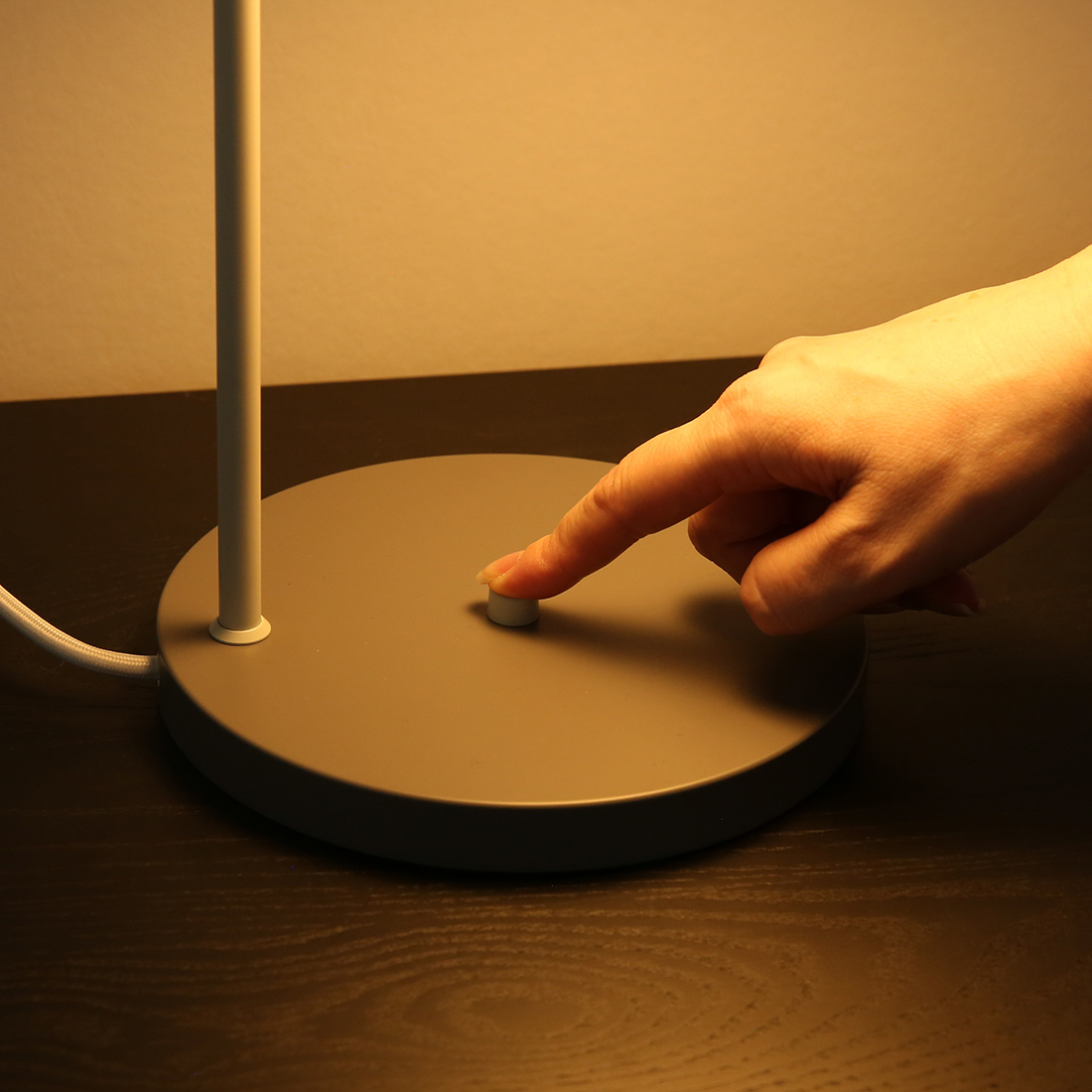 FJ Elements Table Lamp
