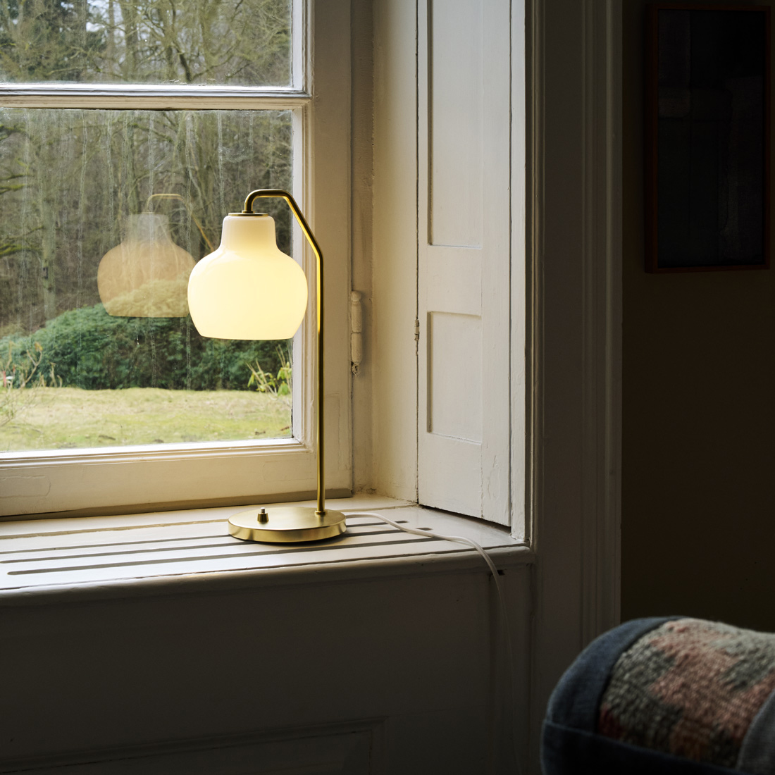 VL Ring Crown Table Lamp