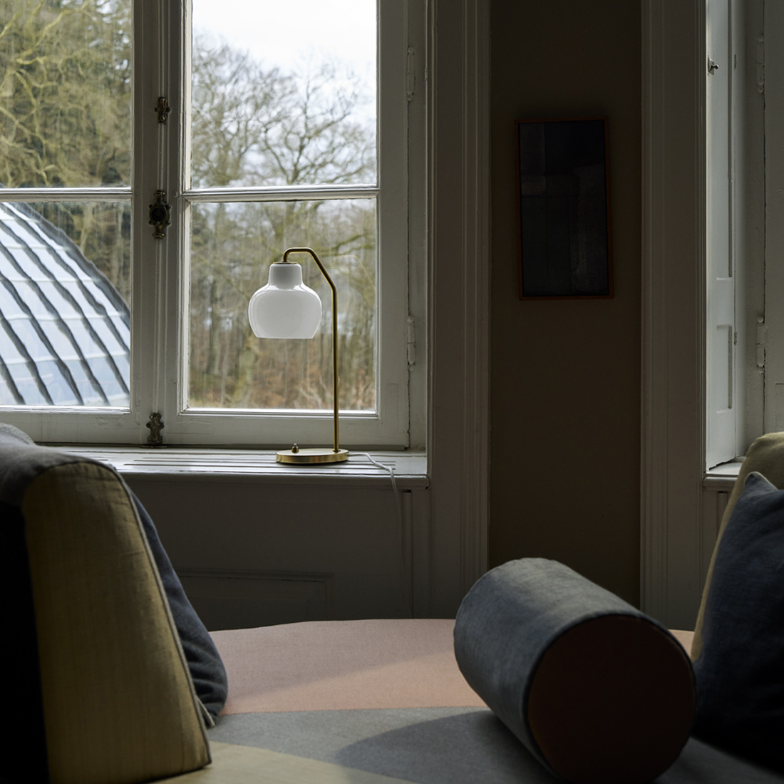 VL Ring Crown Table Lamp