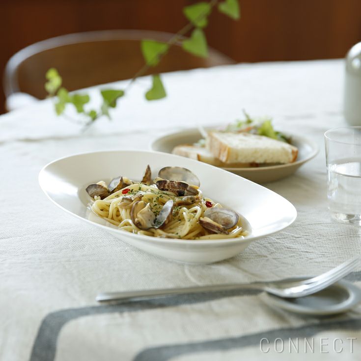 yumiko iihoshi porcelain （イイホシユミコ）/ Oval plate L / オーバルプレート　L (lily white)