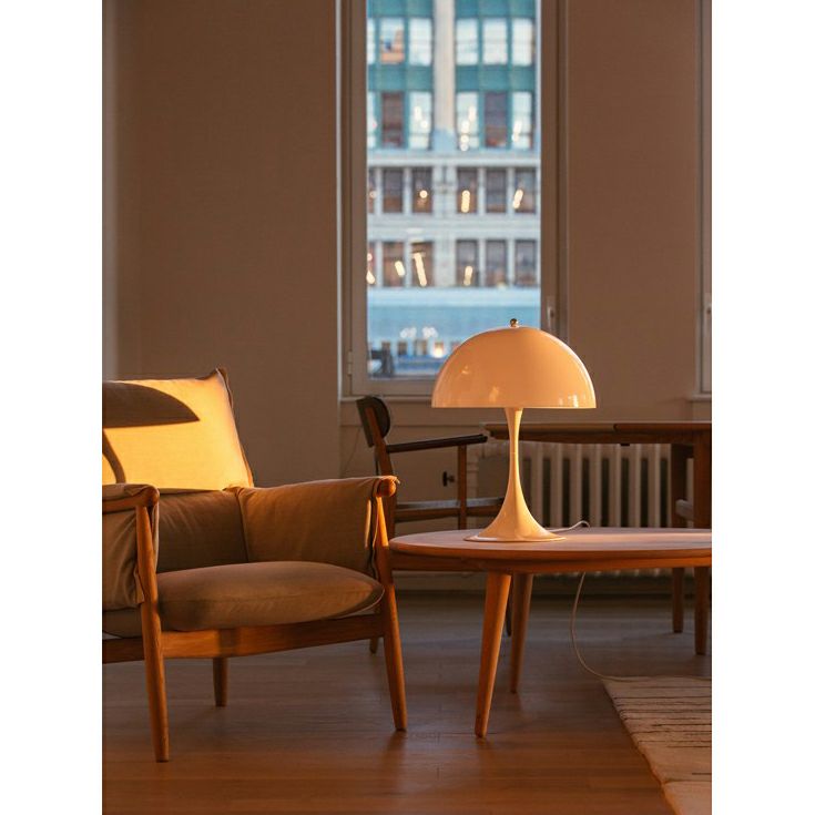 Louis Poulsen（ルイスポールセン） / Panthella 400 Table（パンテラ 400 テーブル）