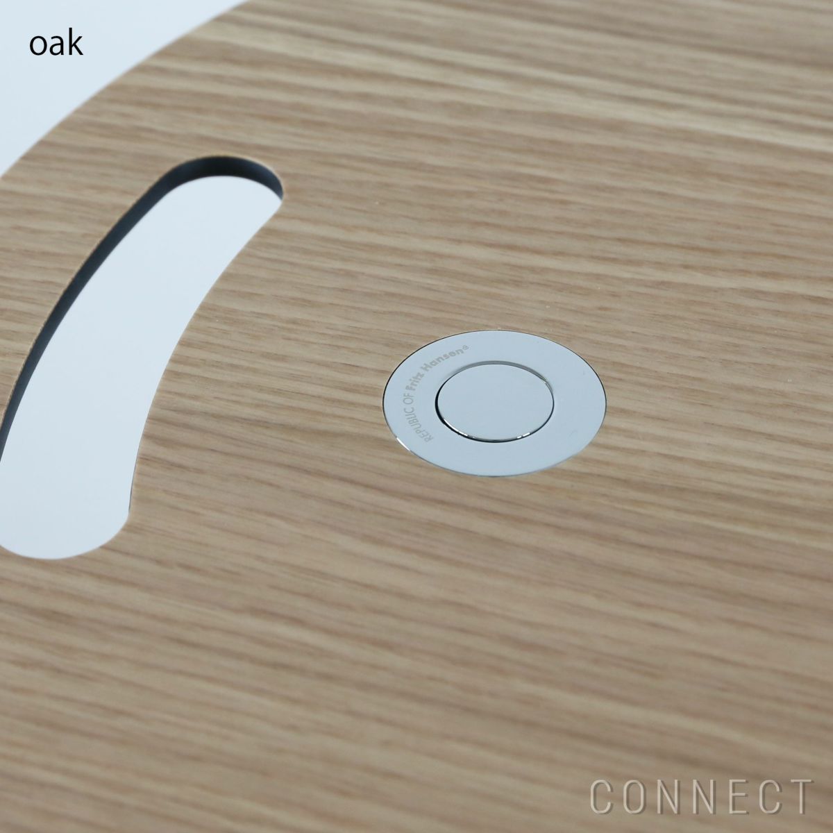 FRITZ HANSEN（フリッツ・ハンセン） / Little Friend（リトルフレンド） / KS11（丸天板・昇降式）/ オーク / ベース（ポリッシュ仕上げ） / サイドテーブル