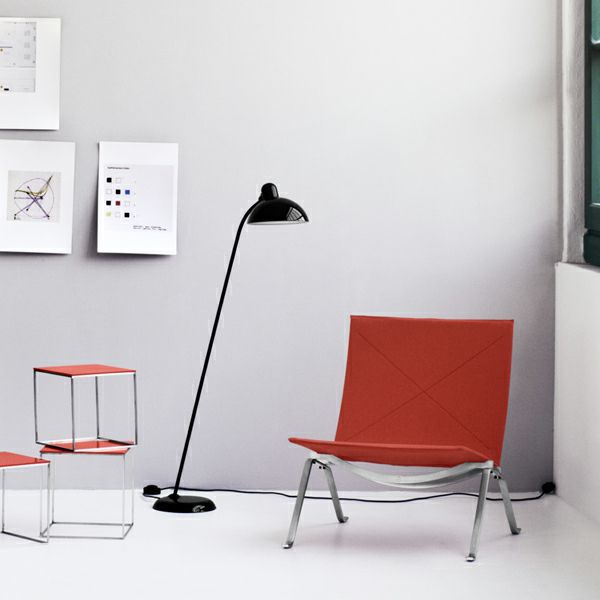 Fritz Hansen(フリッツ ハンセン)　KAISER IDELL(カイザー・イデル）　Super,フロアランプ,チルト機能付き ブラック