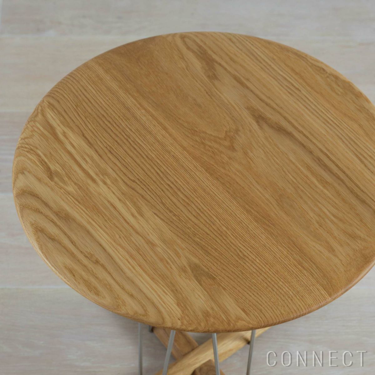 CARL HANSEN & SON （カール・ハンセン＆サン） E021 / EMBRACE LOUNGE TABLE / オーク材・オイル仕上げ・ステンレス脚 / φ48cm / コーヒーテーブル