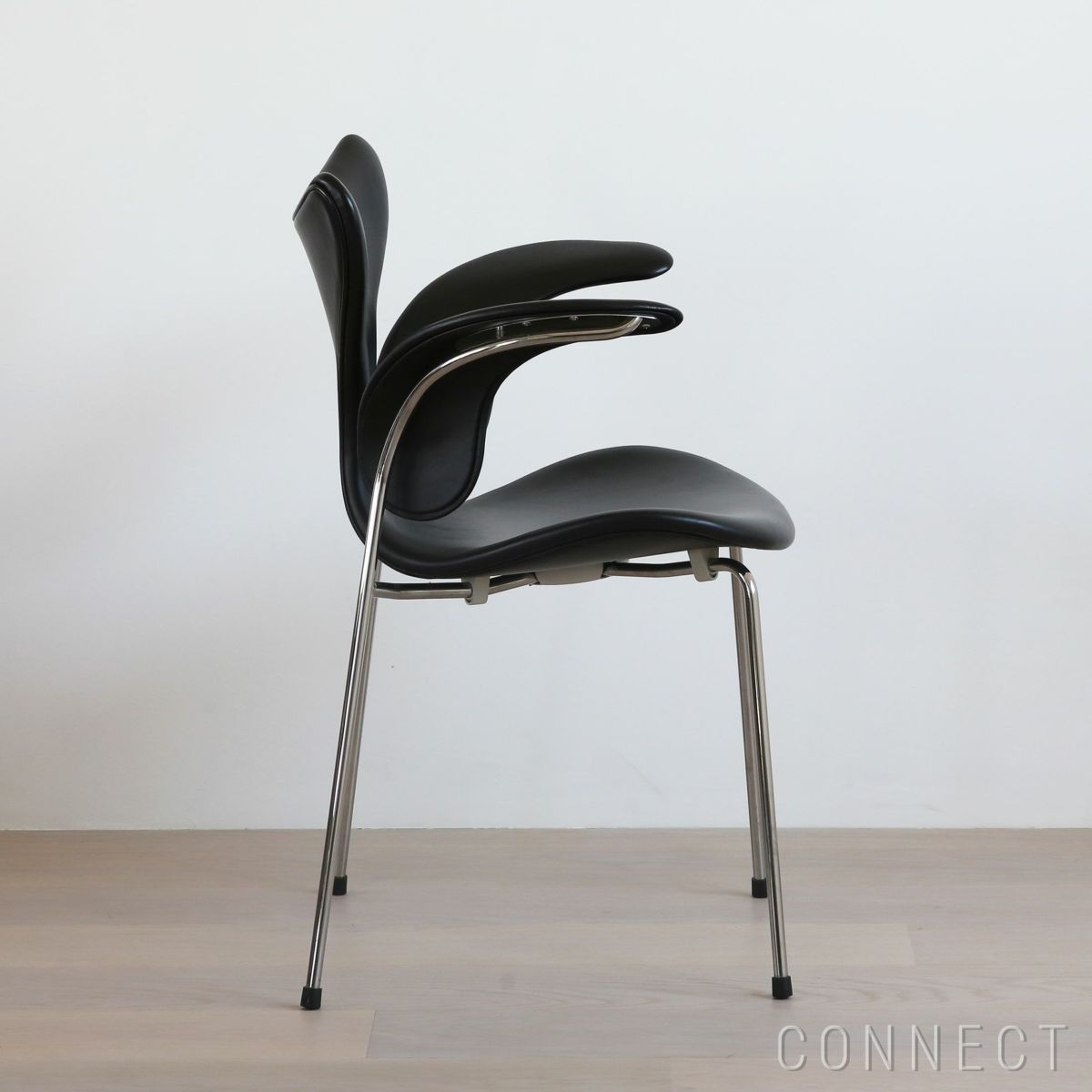FRITZ HANSEN（フリッツ・ハンセン） / LILY（リリー） / アームチェア / ソフトレザー / ブラック