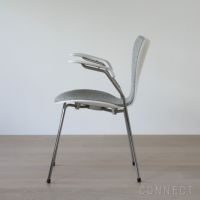 FRITZ HANSEN(フリッツ・ハンセン)/ SERIES 7（セブンチェア） / アームチェア / カラードアッシュ　ホワイト / フロントパディング　Hallingdal 130