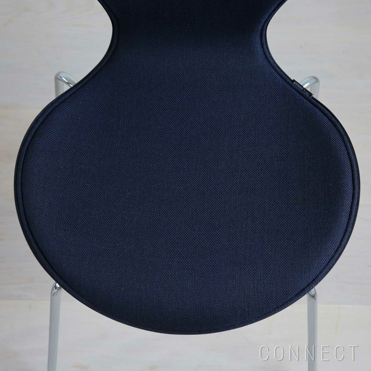 FRITZ HANSEN(フリッツ・ハンセン)/ SERIES 7（セブンチェア） / ミッドナイトブルー / カラードアッシュ / フロントパディング / Sunniva 192