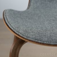 FRITZ HANSEN（フリッツ・ハンセン） / GRAND PRIX（グランプリチェア） / ウッドレッグ / ウォルナット / フロントパディング / Hallingdal（ハリンダル）130