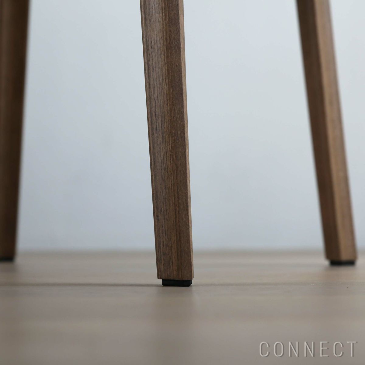 FRITZ HANSEN（フリッツ・ハンセン） / GRAND PRIX（グランプリチェア） / ウッドレッグ / ウォルナット / フロントパディング / Hallingdal（ハリンダル）130