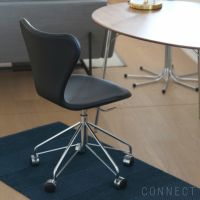 FRITZ HANSEN（フリッツ・ハンセン） / SERIES 7（セブンチェア） / キャスター付き回転ベース / Essential Leather（エッセンシャルレザー） / ブラック / フルパディング / エッセンシャルレザーキャンペーン
