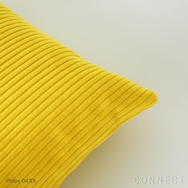 Kvadrat/Raf Simons（クヴァドラ/ラフ・シモンズ） / クッション45×45cm / Phlox（フロックス） / アクセサリー