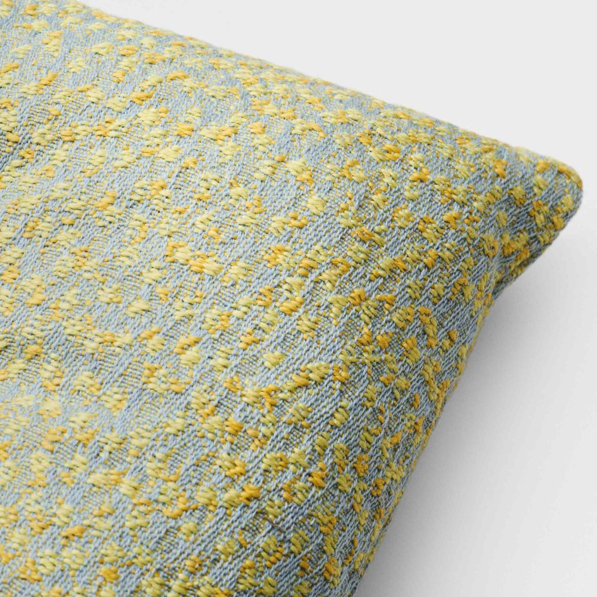 Kvadrat / Raf Simons（クヴァドラ / ラフ・シモンズ） / クッション45×45cm / Ria（リア） / アクセサリー