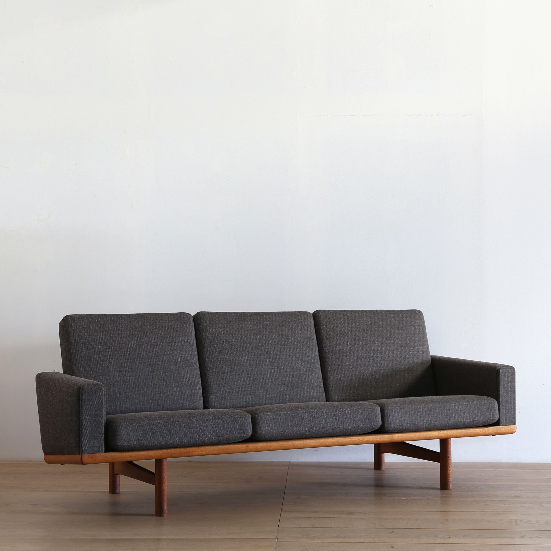Hans.J.Wegner（ハンス・J・ウェグナー） / GE236 ソファ 3シーター 