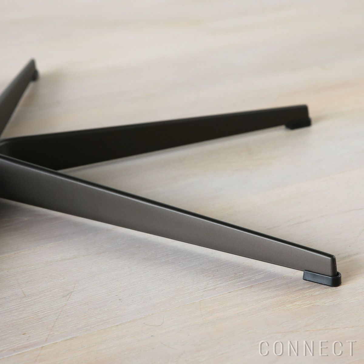 FRITZ HANSEN（フリッツ・ハンセン） / TABLE SERIES（テーブルシリーズ）A825 / 円テーブル / グレー / ブラウンブロンズ脚 / Ø120cm