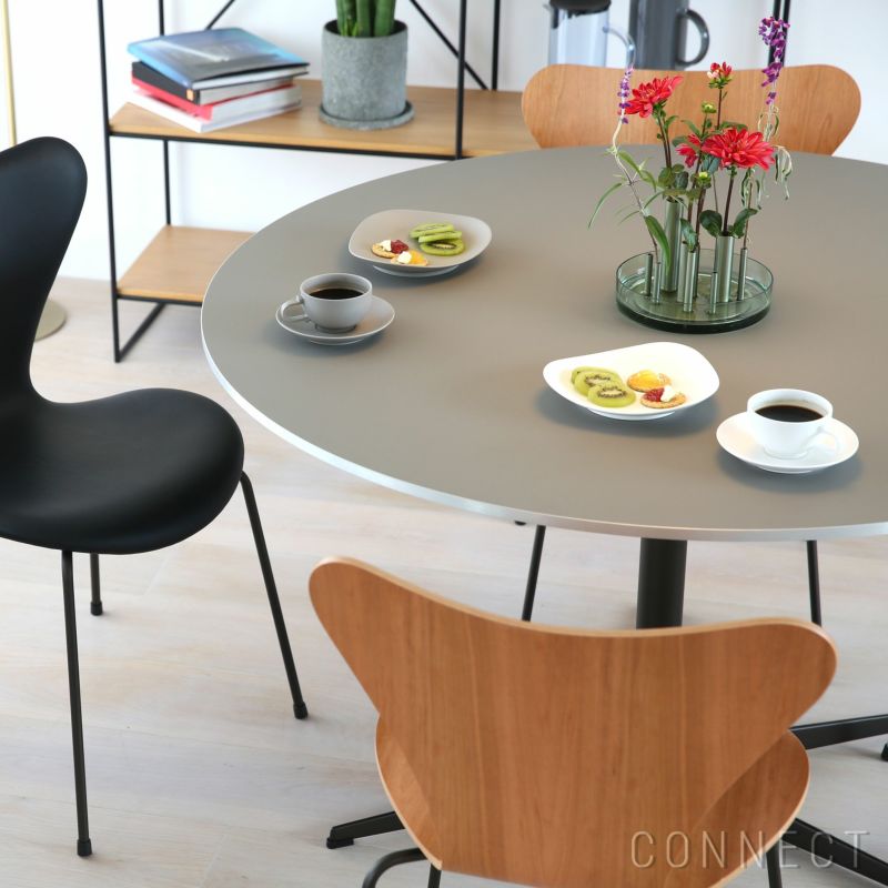 FRITZ HANSEN（フリッツ・ハンセン） / TABLE SERIES（テーブルシリーズ）A825 / 円テーブル / グレー / ブラウンブロンズ脚 / Ø120cm