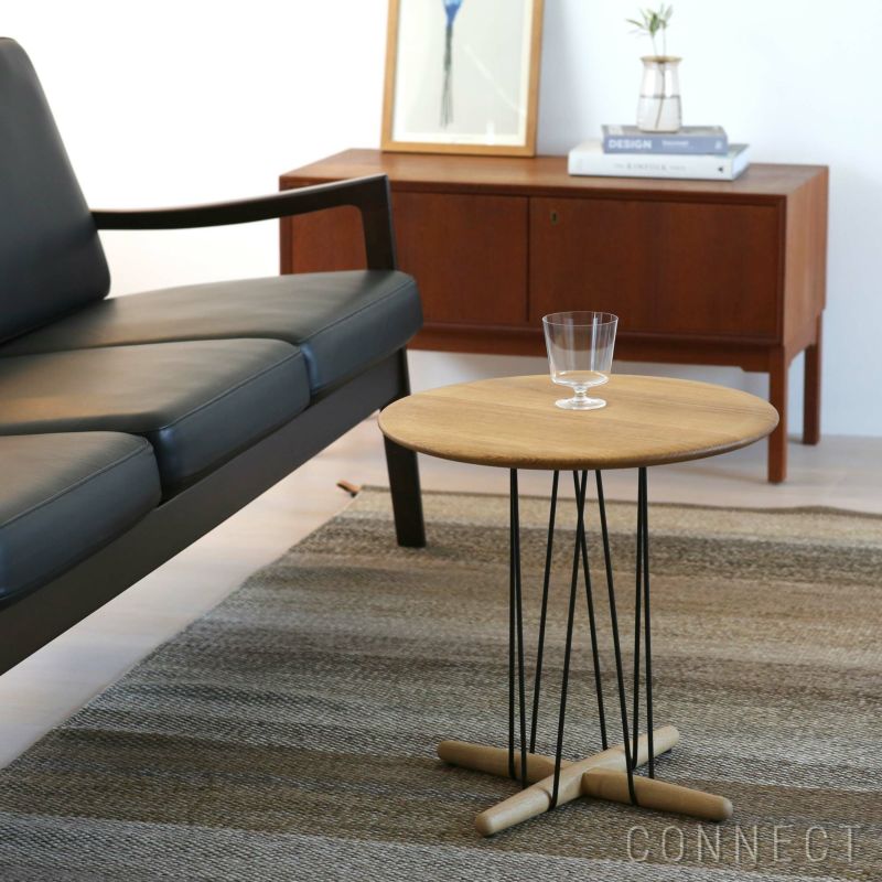 CARL HANSEN & SON （カールハンセン＆サン） E021 / EMBRACE LOUNGE TABLE / オーク材・オイル仕上げ・ブラック脚 / φ48cm / コーヒーテーブル