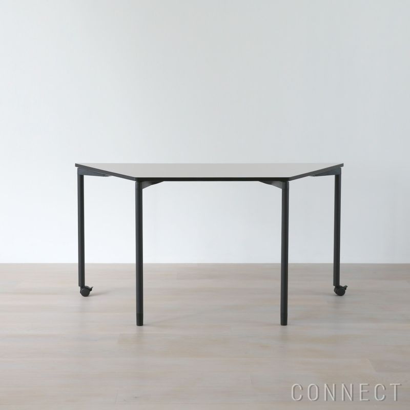 Vitra（ヴィトラ） / Map Table（マップテーブル）台形 W1500 / ベーシックダーク脚・パウダーコート仕上げ / ブレーキ・キャスター付き / デスク