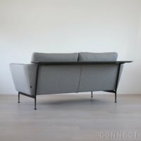 Vitra（ヴィトラ） / Suita Sofa 2-Seater back cushion Classic（ スイタ ソファ 2シーター, バック クッション クラシック ）トレー付き / F120 Credo  /ベーシックダーク脚・パウダーコート仕上げ