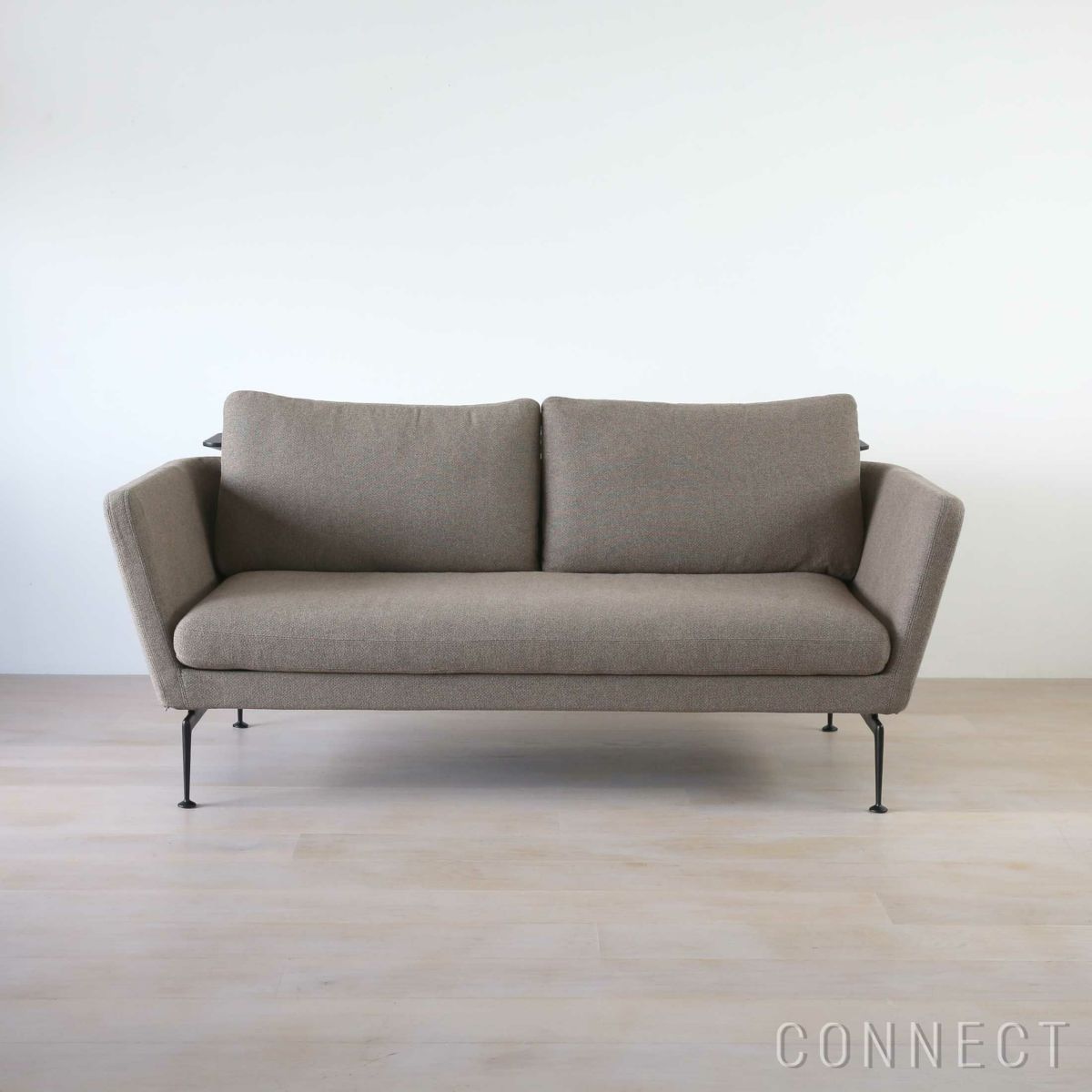 Vitra（ヴィトラ） / Suita Sofa 2-Seater back cushion Classic（ スイタ ソファ 2シーター バック クッション クラシック）トレー付き / Dumet 17 sand melange / ベーシックダーク脚・パウダーコート仕上げ
