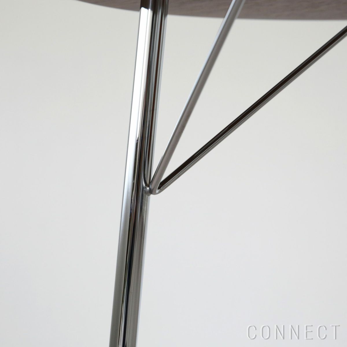 FRITZ HANSEN（フリッツ・ハンセン） / EGG TABLE（エッグテーブル） / ウォルナット / クローム脚