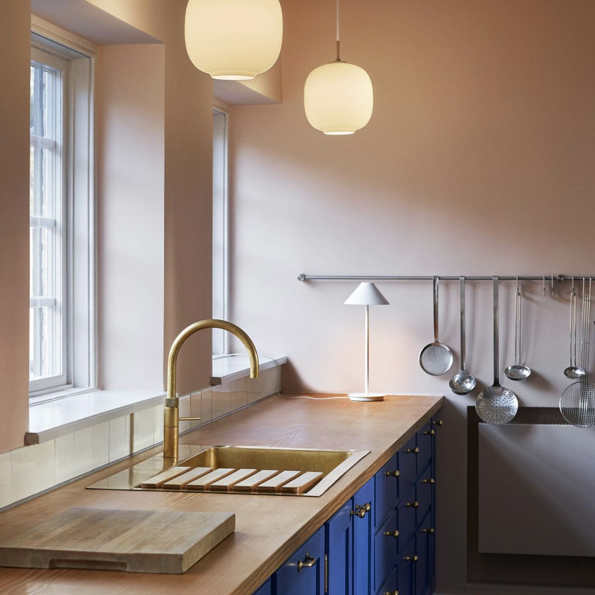 Louis Poulsen（ルイスポールセン） / Keglen Table（カイレン テーブル） / テーブルランプ