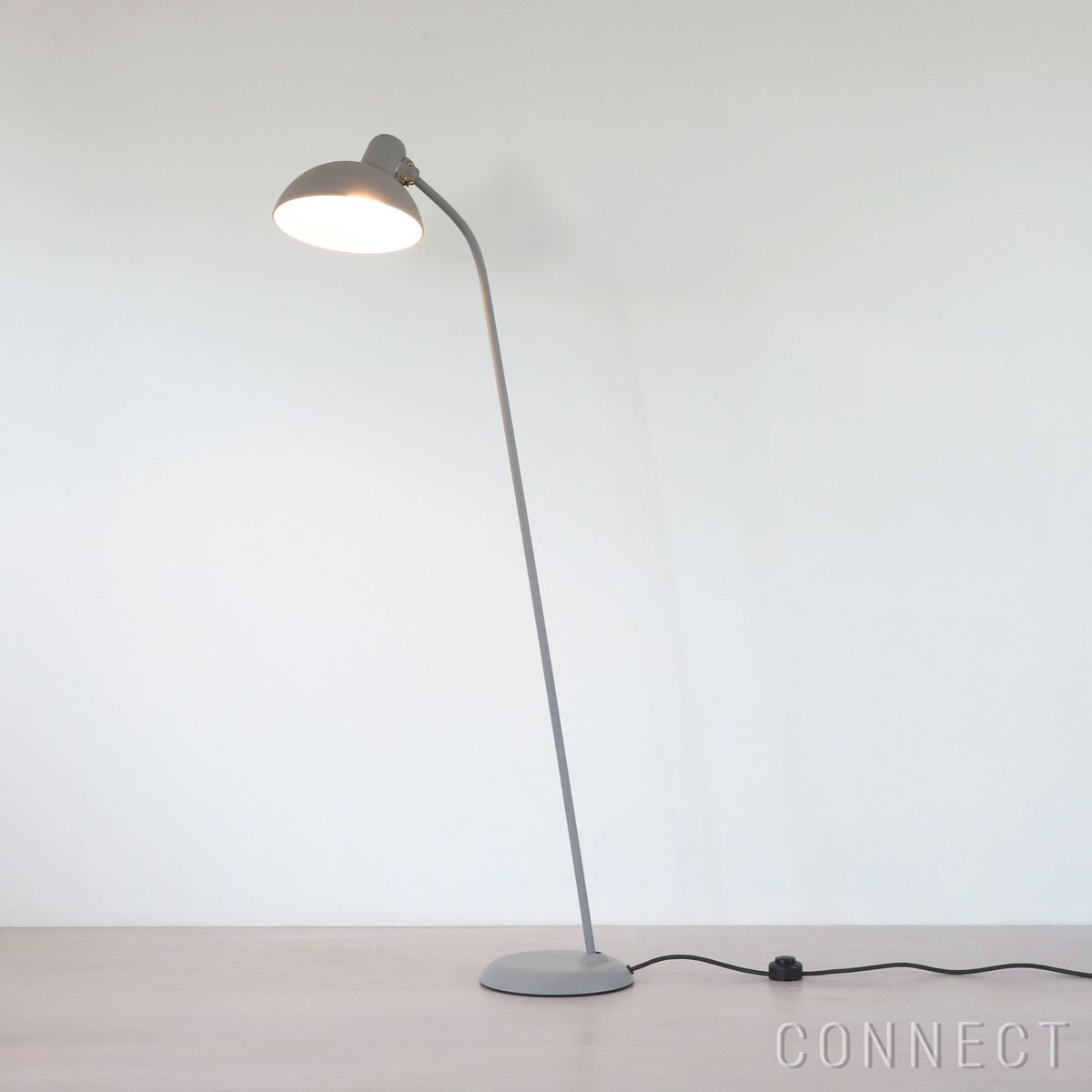 FRITZ HANSEN（フリッツ・ハンセン） / KAISER idell（カイザー・イデル） / Super フロアランプ チルト機能付き イージーグレー / 真鍮