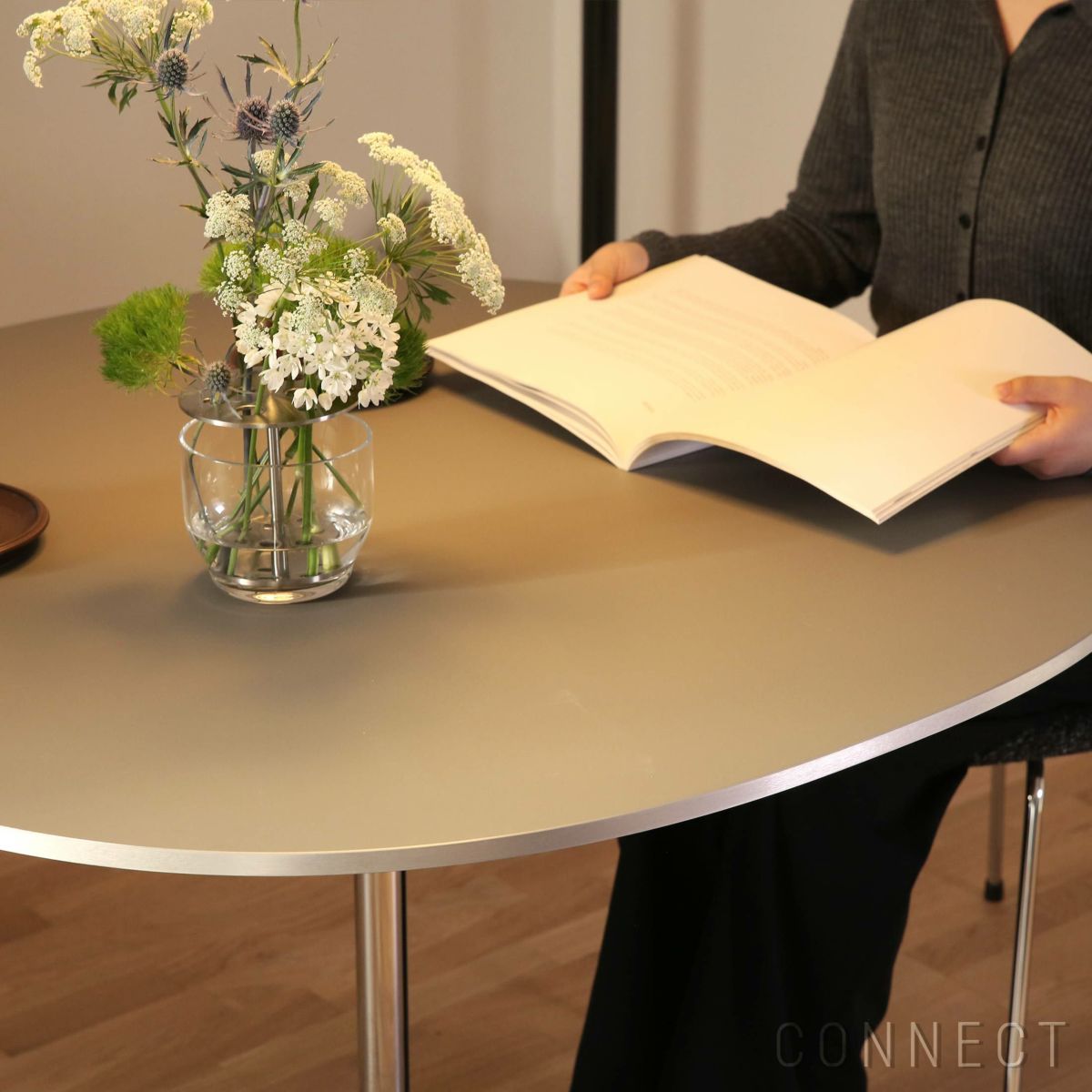 FRITZ HANSEN（フリッツ・ハンセン） / TABLE SERIES（テーブルシリーズ）A603 / スーパー円テーブル / グレー / クローム脚【組立無料】