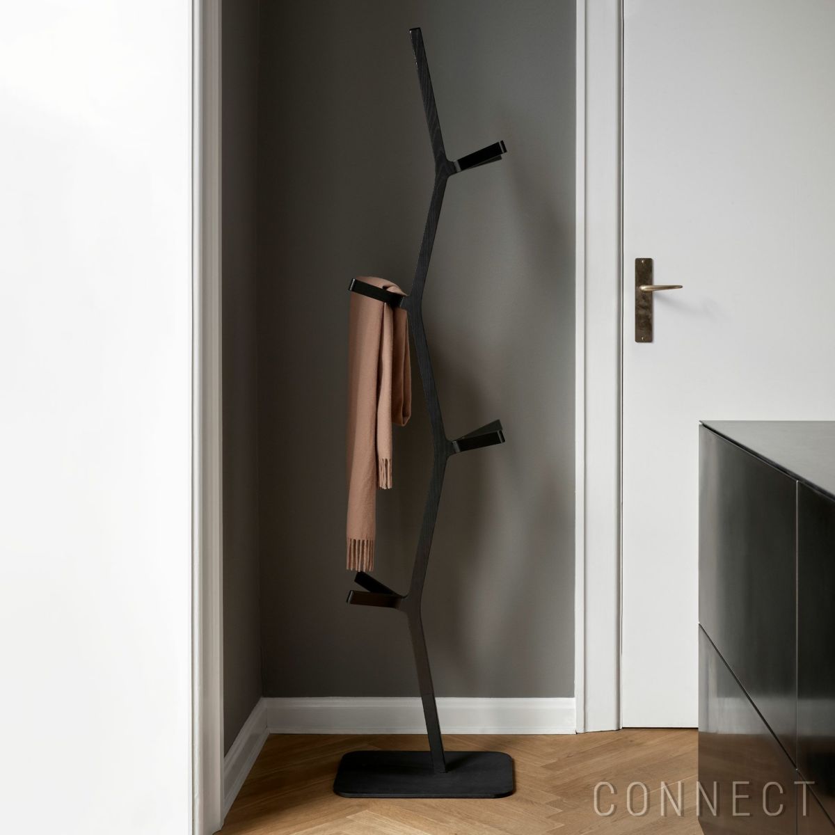 FREDERICIA（フレデリシア） / Nara Coat Stand（ナラコートスタンド） / Model 1880 / アッシュ材・ラッカー仕上げ / ブラック