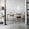 CARL HANSEN & SON （カール・ハンセン＆サン） / CH29P SAWBUCK CHAIR（ソーバックチェア） / オーク材・ホワイトオイル仕上げ / ブラックレザー（Thor 301） / ダイニングチェア