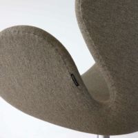 FRITZ HANSEN（フリッツ・ハンセン） / SWAN（スワンチェア） / Hallingdal 227（ハリンダル）グレーブラウン