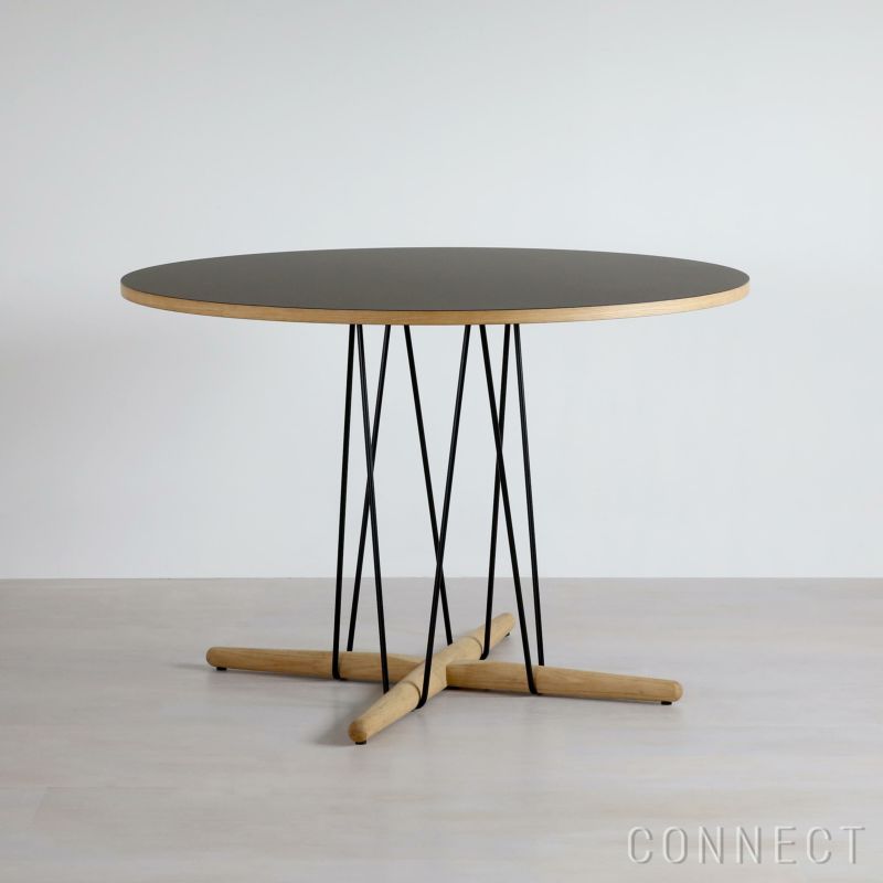 CARL HANSEN & SON （カール・ハンセン＆サン） E020 / EMBRACE TABLE / オーク材・ソープ仕上げ・ブラックラミネート・ブラック脚 / φ110cm / ダイニングテーブル