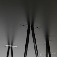 CARL HANSEN & SON （カール・ハンセン＆サン） E020 / EMBRACE TABLE / オーク材・ソープ仕上げ・ブラックラミネート・ブラック脚 / φ110cm / ダイニングテーブル