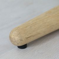 CARL HANSEN & SON （カール・ハンセン＆サン） E020 / EMBRACE TABLE / オーク材・ソープ仕上げ・ホワイトラミネート・ブラック脚 / φ110cm / ダイニングテーブル