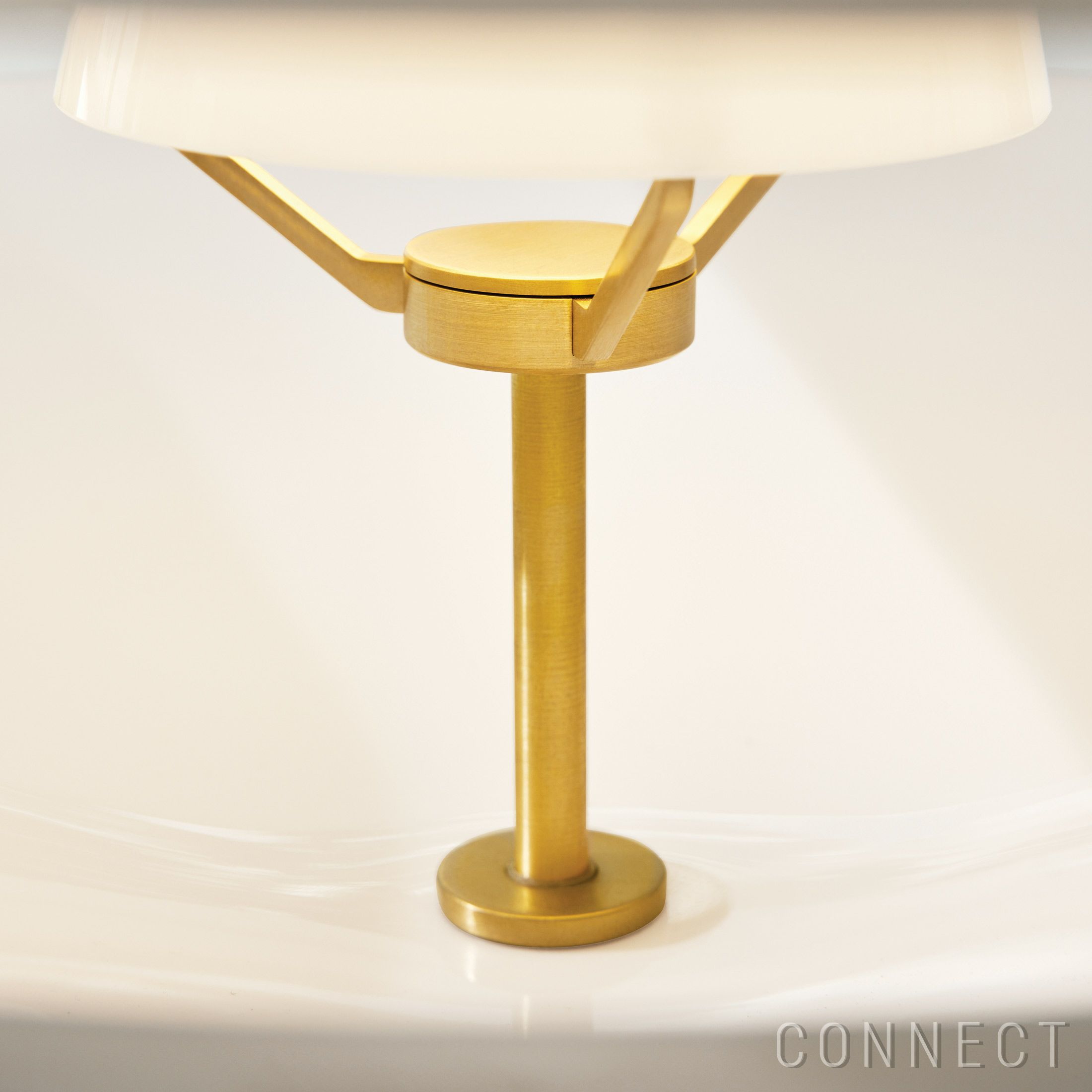 FRITZ HANSEN（フリッツ・ハンセン） / CLAM（クラム） / ペンダントランプ / オパールガラス / 真鍮（無加工） / φ440mm【要取付工事】