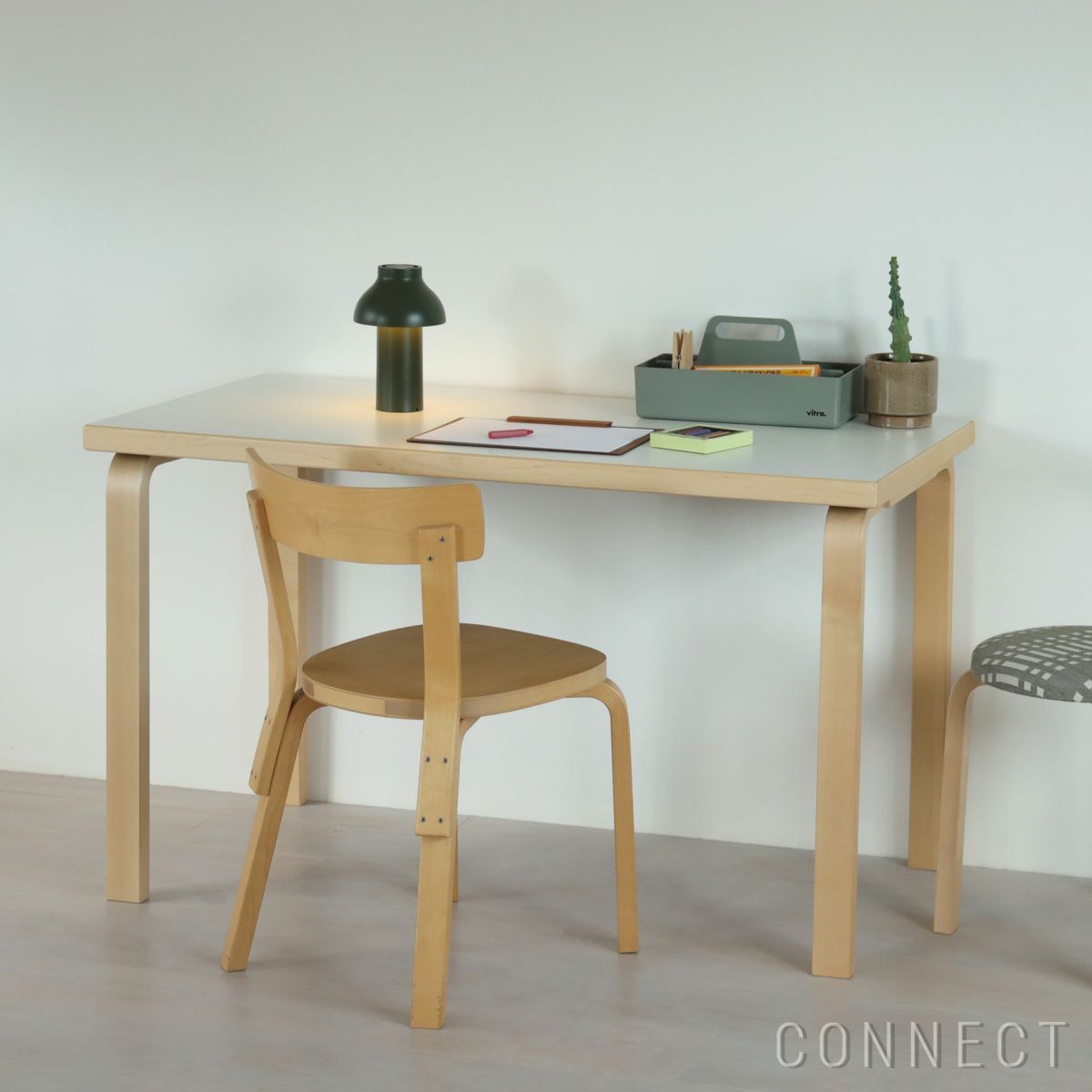 HAY（ヘイ） / PC PORTABLE（PCポータブル） / リサイクル仕様 / オリーブ / テーブルランプ