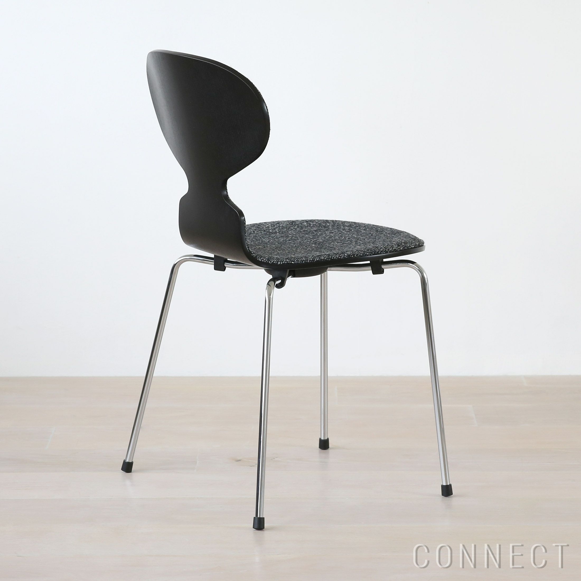 FRITZ HANSEN（フリッツ・ハンセン） / ANT（アリンコチェア） / ブラック / カラードアッシュ / VANIR 193（ヴァニール）ブラック / フロントパディング