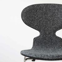 FRITZ HANSEN（フリッツ・ハンセン） / ANT（アリンコチェア） / ブラック / カラードアッシュ / VANIR 193（ヴァニール）ブラック / フロントパディング