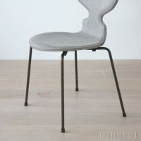 FRITZ HANSEN（フリッツ・ハンセン） / ANT（アリンコチェア） / ディープクレイ / カラードアッシュ / Sunniva 153（スニバ）サンド・ライトグレー / フロントパディング