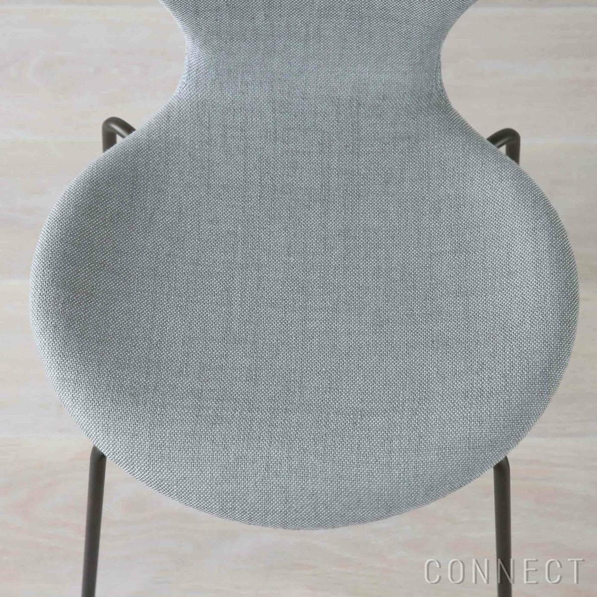 FRITZ HANSEN（フリッツ・ハンセン） / SERIES 7（セブンチェア） / Sunniva 153（スニバ）サンド・ライトグレー / フルパディング